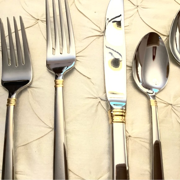 🦋 LENOX 18/10 flatware, 5 pc service for 8 with extra serve spoon & fork - Picture 2 of 10